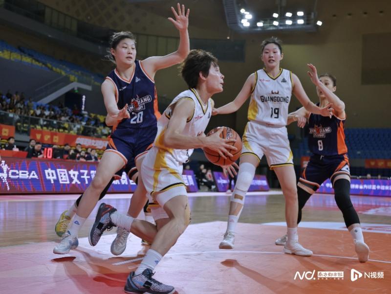 九游体育直播-女篮俱乐部杯决赛阶段在清远开赛,广东女篮首战加时憾负